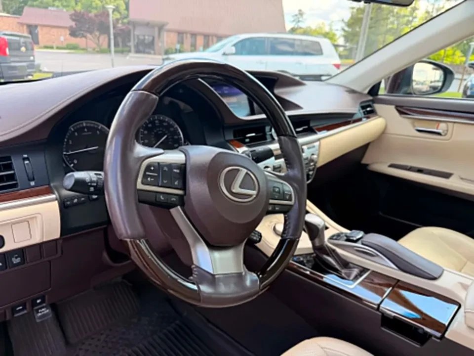 2017 Lexus ES 6th Gen - Image 9 of 17