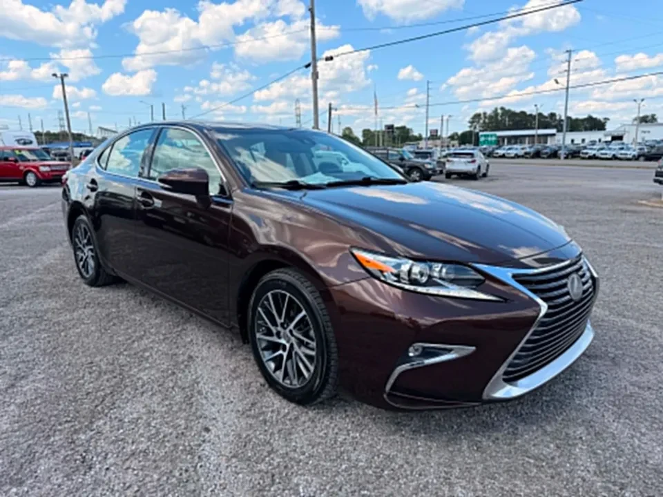 2017 Lexus ES 6th Gen - Image 4 of 17