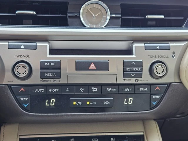 2017 Lexus ES 6th Gen - Image 18 of 20