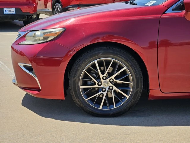 2017 Lexus ES 6th Gen - Image 10 of 20