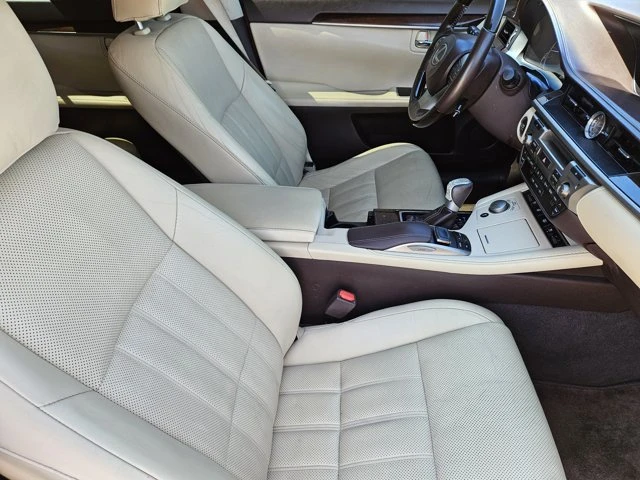2017 Lexus ES 6th Gen - Image 14 of 20