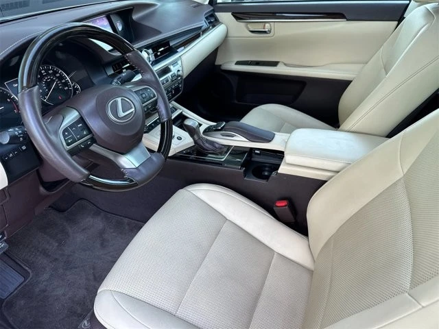 2017 Lexus ES 6th Gen - Image 10 of 12