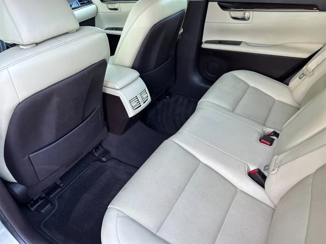 2017 Lexus ES 6th Gen - Image 12 of 12