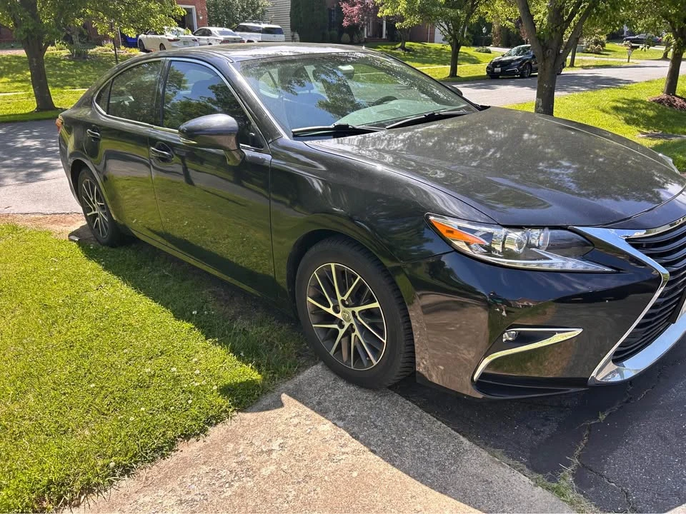 2017 Lexus ES 6th Gen - Image 2 of 2