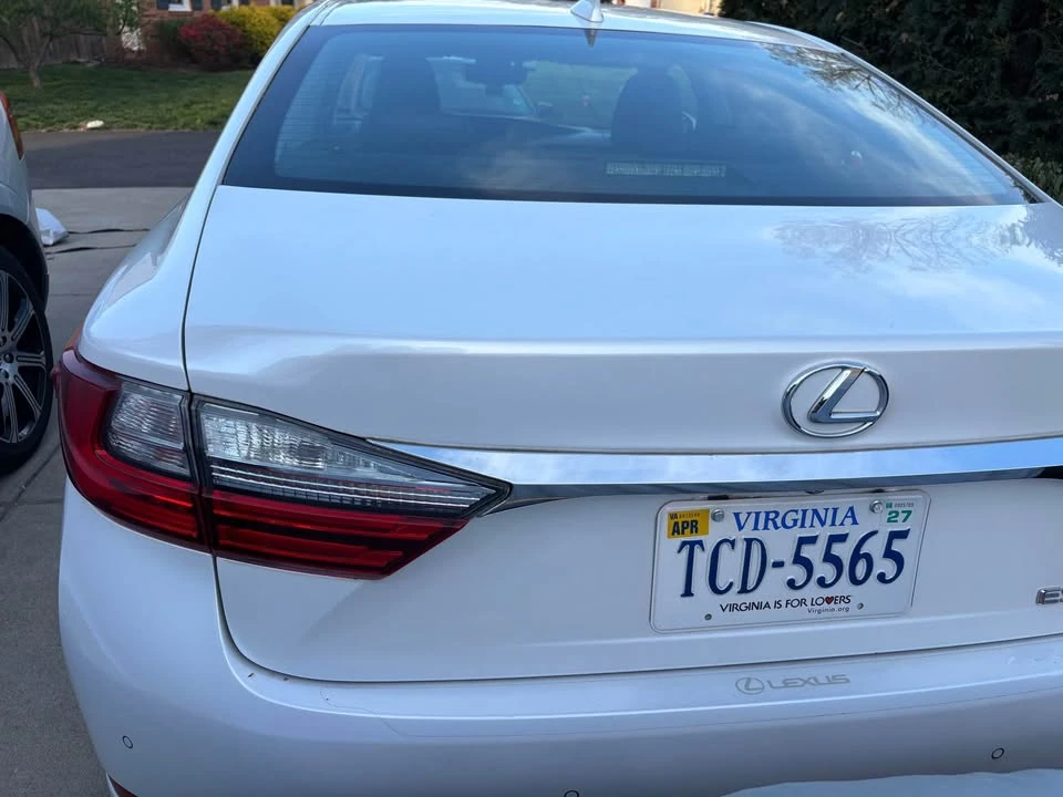 2017 Lexus ES 6th Gen - Image 8 of 8