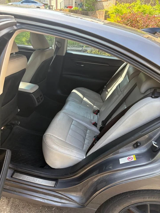 2017 Lexus ES 6th Gen - Image 11 of 12