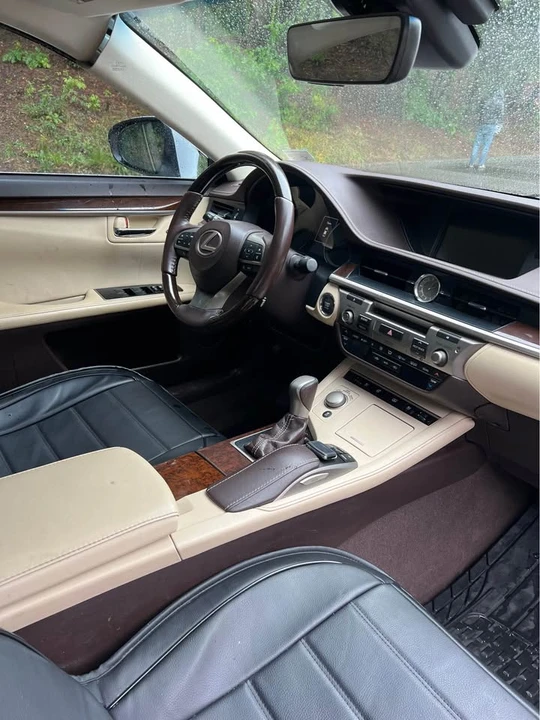 2017 Lexus ES 6th Gen - Image 7 of 12