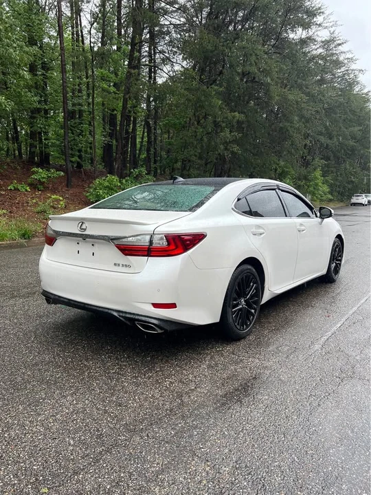 2017 Lexus ES 6th Gen - Image 5 of 12