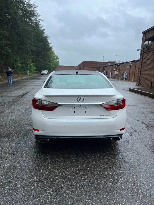 2017 Lexus ES 6th Gen - Image 6 of 12