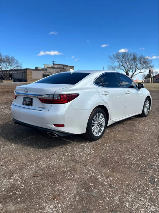 2017 Lexus ES 6th Gen - Image 5 of 11