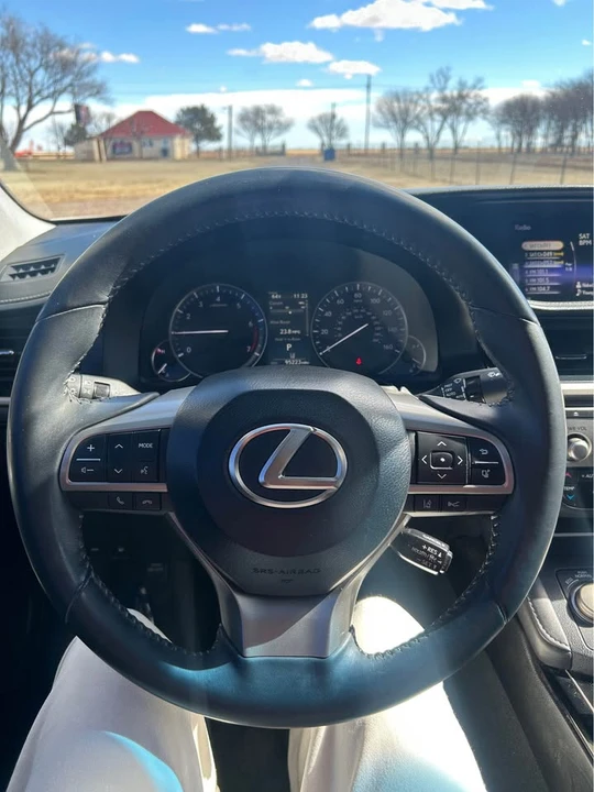2017 Lexus ES 6th Gen - Image 8 of 11