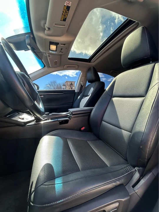 2017 Lexus ES 6th Gen - Image 10 of 11