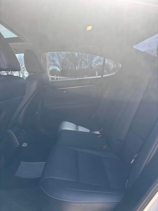 2017 Lexus ES 6th Gen - Image 12 of 13