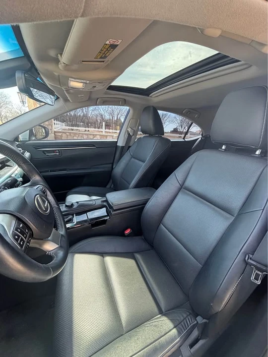 2017 Lexus ES 6th Gen - Image 8 of 13