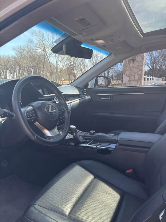 2017 Lexus ES 6th Gen - Image 7 of 13