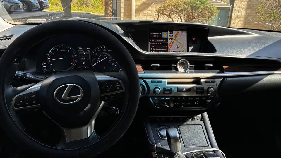 2017 Lexus ES 6th Gen - Image 8 of 8