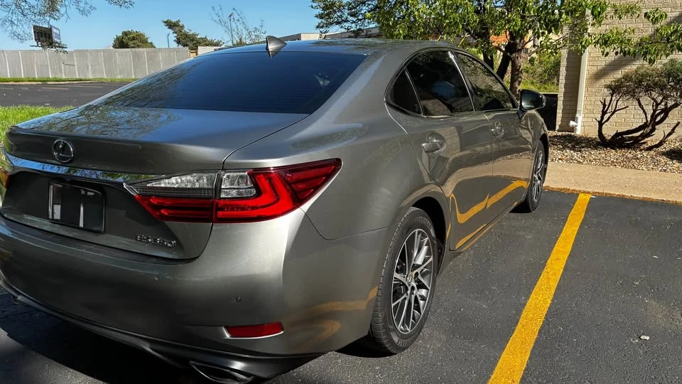 2017 Lexus ES 6th Gen - Image 4 of 8
