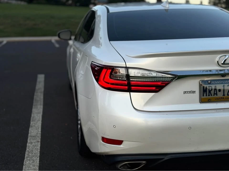 2017 Lexus ES 6th Gen - Image 3 of 6