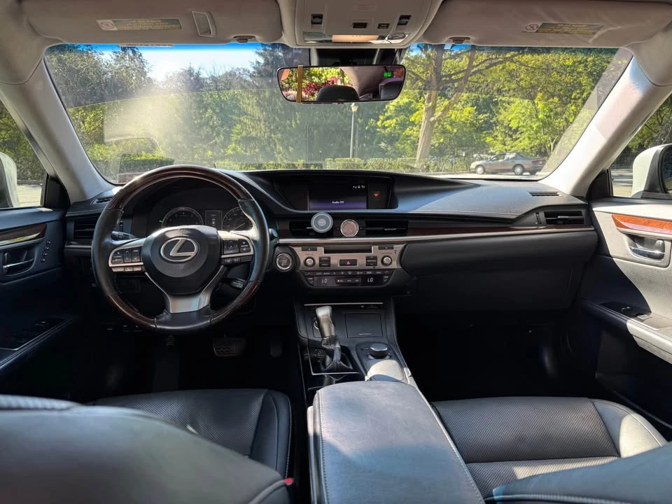 2017 Lexus ES 6th Gen - Image 6 of 6