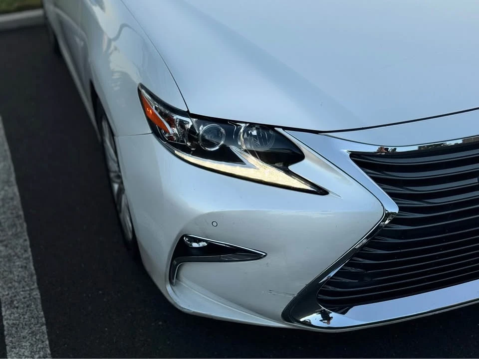 2017 Lexus ES 6th Gen - Image 2 of 6
