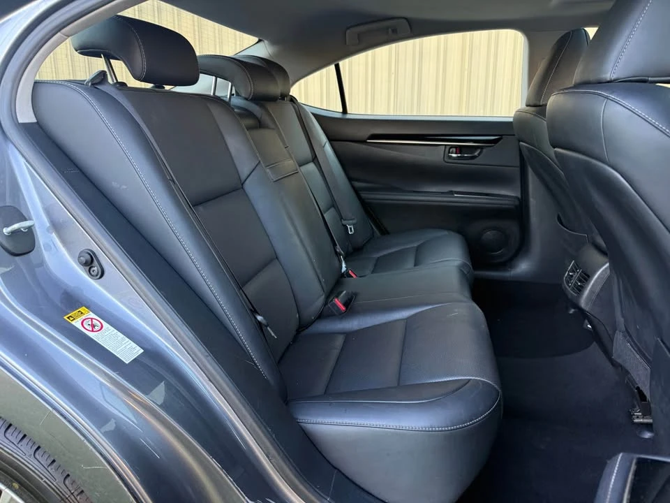 2017 Lexus ES 6th Gen - Image 16 of 20
