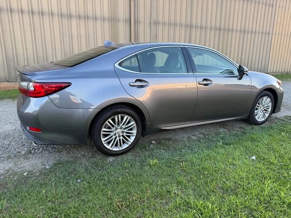 2017 Lexus ES 6th Gen - Image 6 of 20