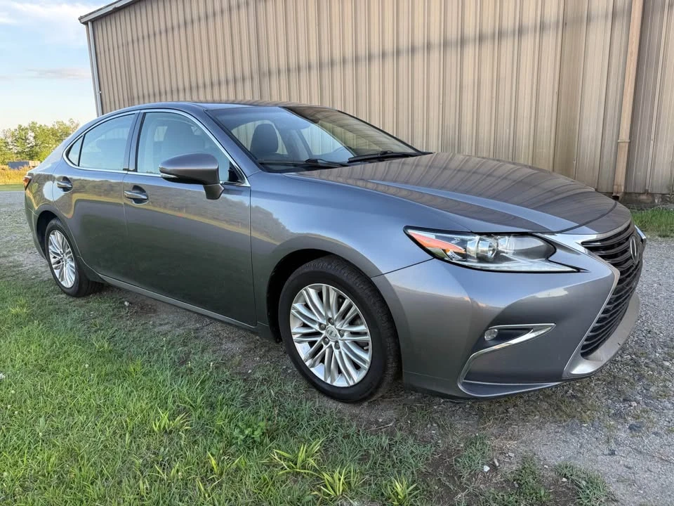 2017 Lexus ES 6th Gen - Image 2 of 20