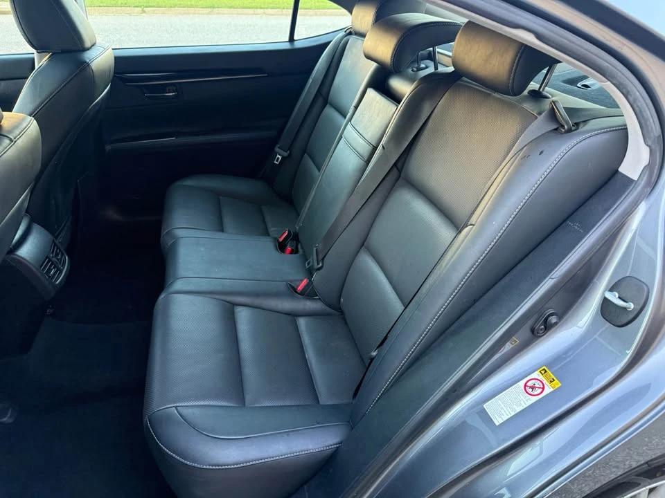 2017 Lexus ES 6th Gen - Image 18 of 20
