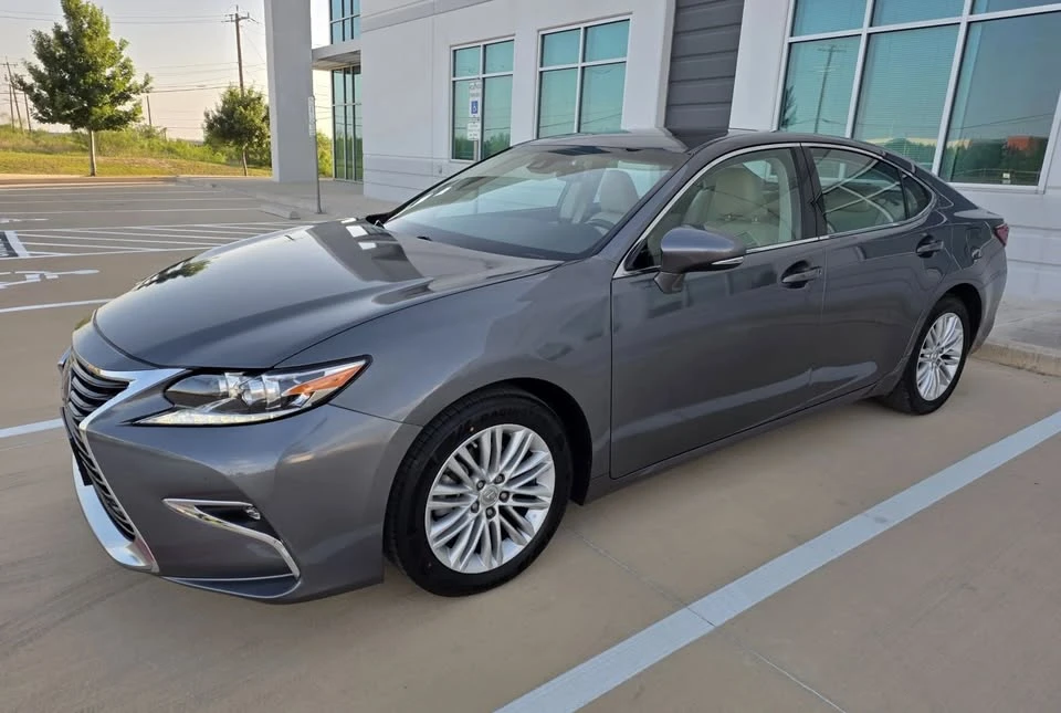 2017 Lexus ES 6th Gen - Image 3 of 19