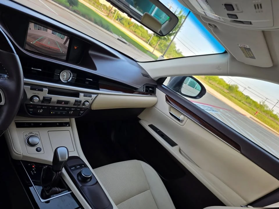 2017 Lexus ES 6th Gen - Image 5 of 19