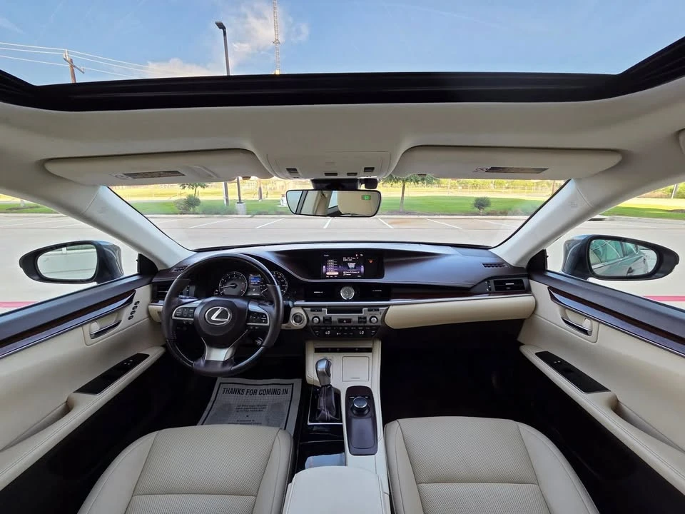 2017 Lexus ES 6th Gen - Image 4 of 19