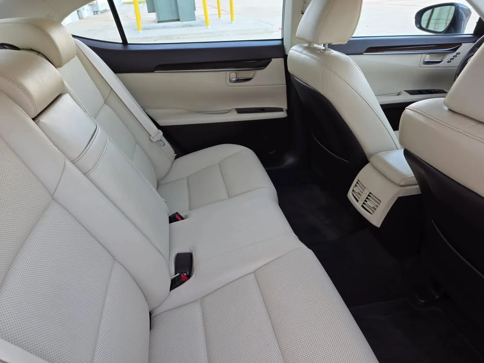 2017 Lexus ES 6th Gen - Image 9 of 19