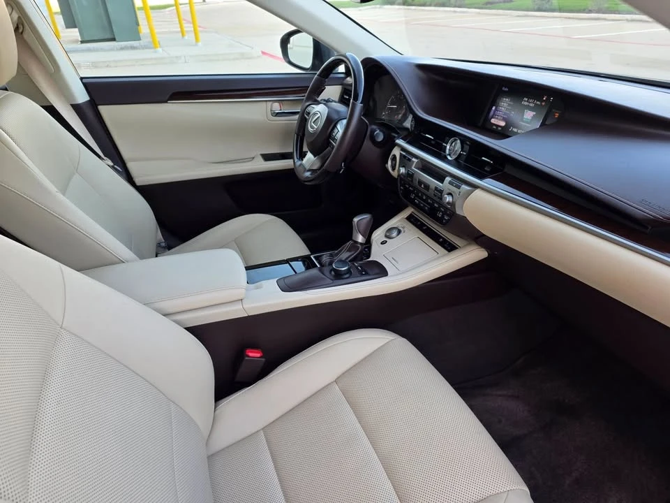2017 Lexus ES 6th Gen - Image 6 of 19