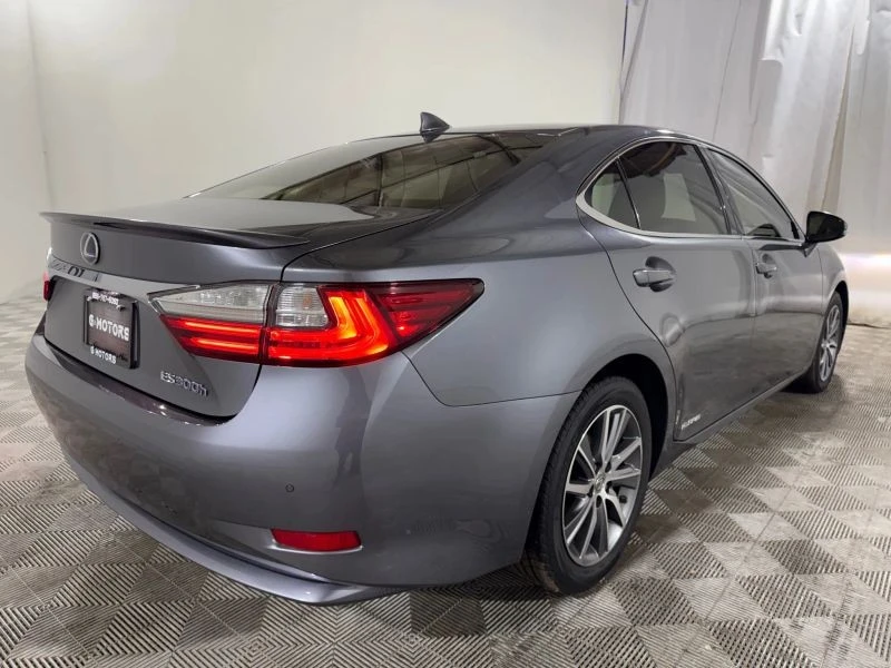 2017 Lexus ES 6th Gen - Image 9 of 12