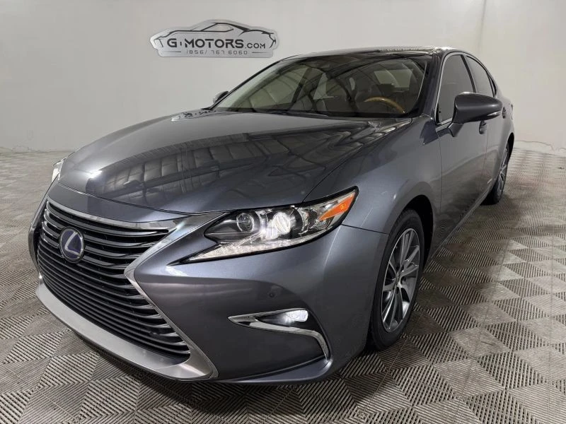 2017 Lexus ES 6th Gen - Image 2 of 12