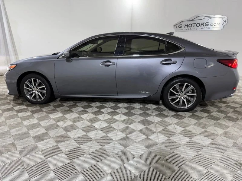 2017 Lexus ES 6th Gen - Image 5 of 12