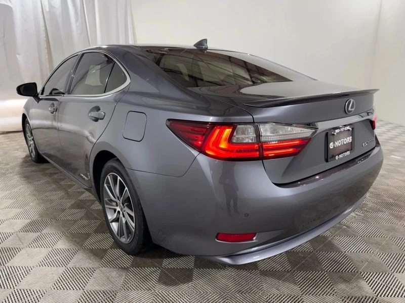 2017 Lexus ES 6th Gen - Image 7 of 12
