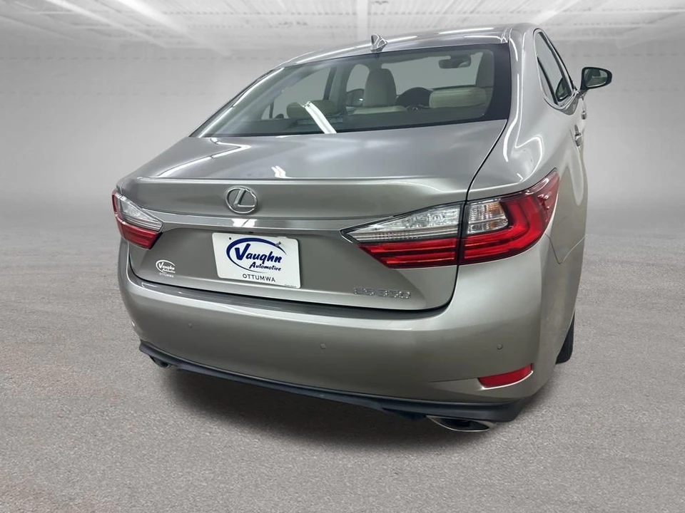 2017 Lexus ES 6th Gen - Image 11 of 21