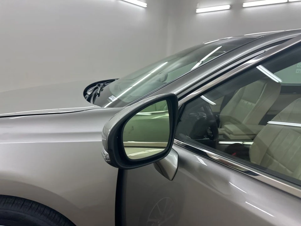 2017 Lexus ES 6th Gen - Image 16 of 21