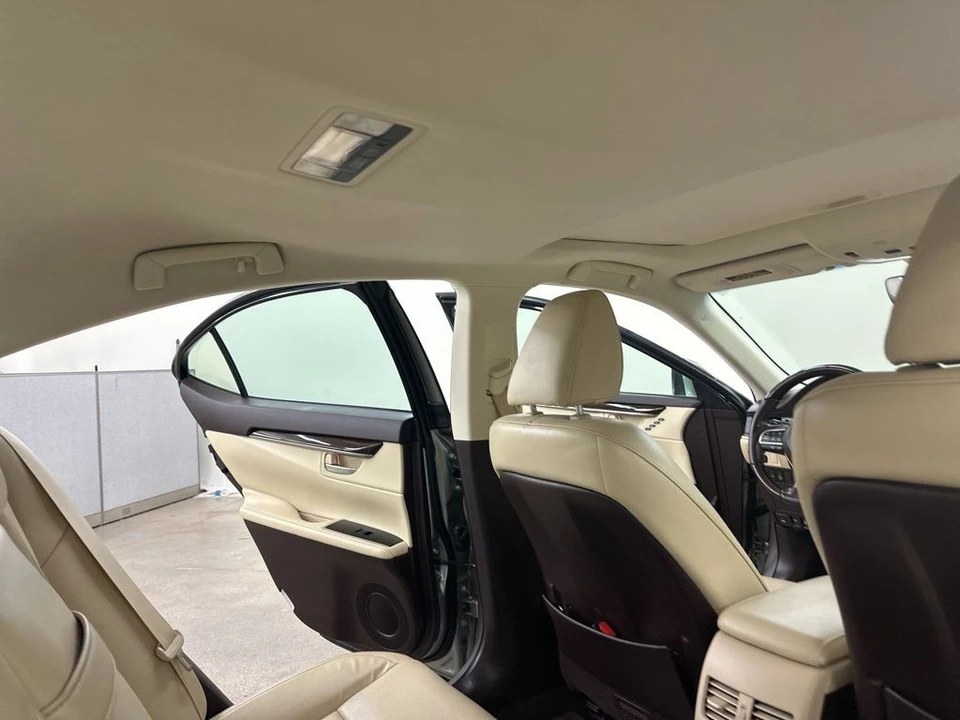 2017 Lexus ES 6th Gen - Image 21 of 21