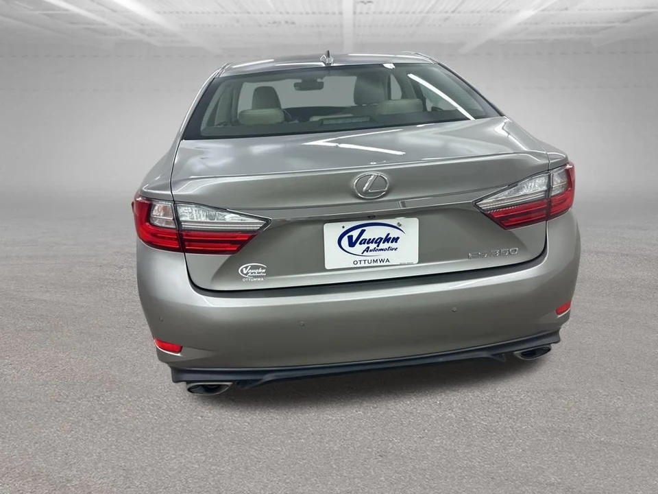 2017 Lexus ES 6th Gen - Image 10 of 21