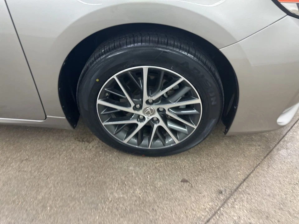 2017 Lexus ES 6th Gen - Image 14 of 21