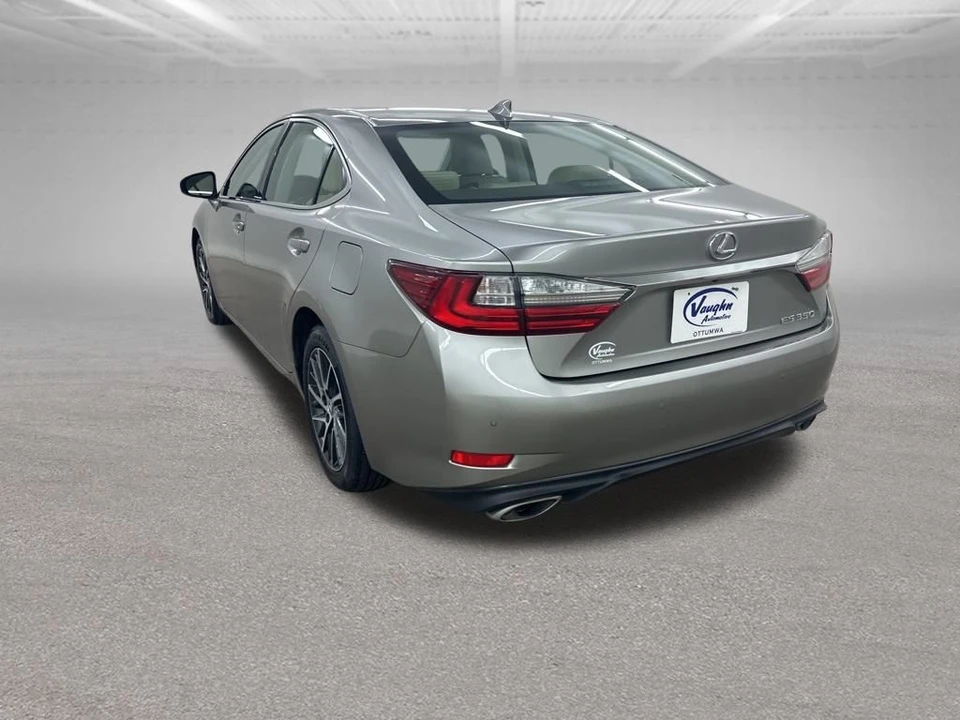 2017 Lexus ES 6th Gen - Image 9 of 21