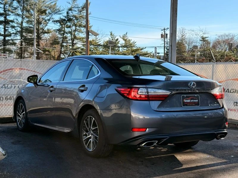 2017 Lexus ES 6th Gen - Image 11 of 12