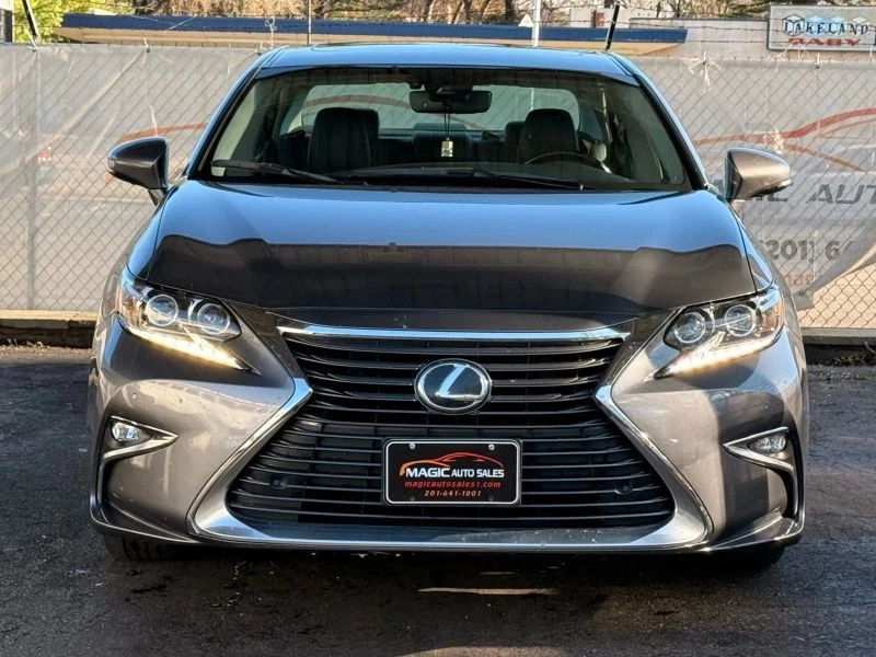 2017 Lexus ES 6th Gen - Image 5 of 12