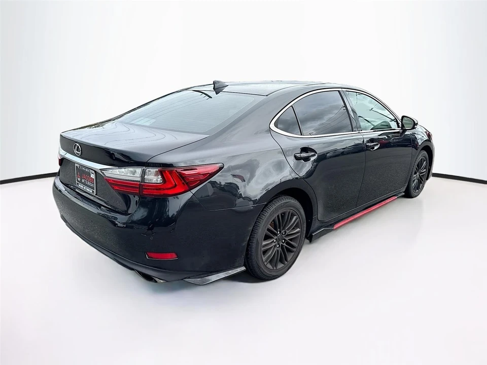 2017 Lexus ES 6th Gen - Image 5 of 8