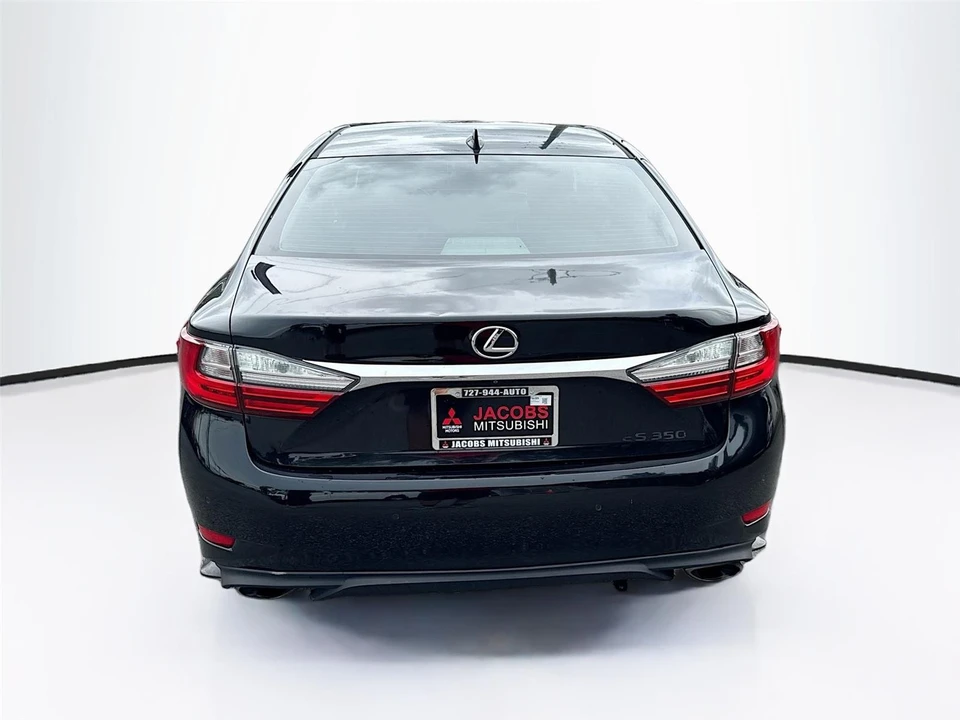 2017 Lexus ES 6th Gen - Image 4 of 8