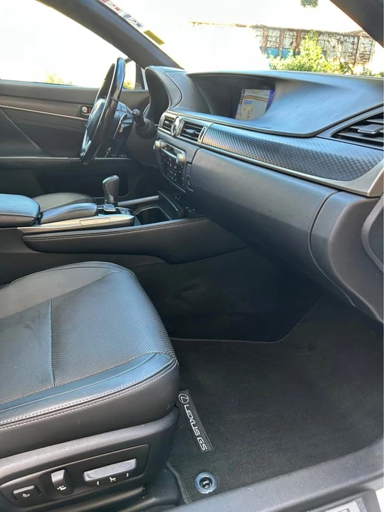 2017 Lexus GS 4th Gen - Image 12 of 17