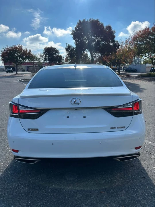 2017 Lexus GS 4th Gen - Image 5 of 17