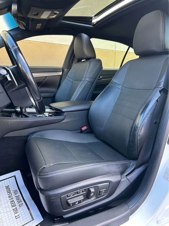 2017 Lexus GS 4th Gen - Image 11 of 17